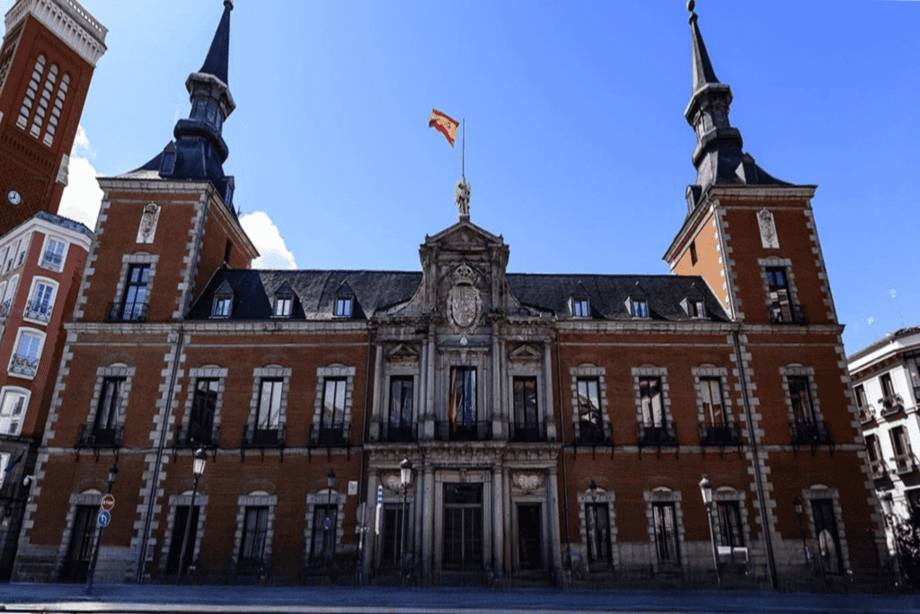 El-Palacio-de-Santa-Cruz