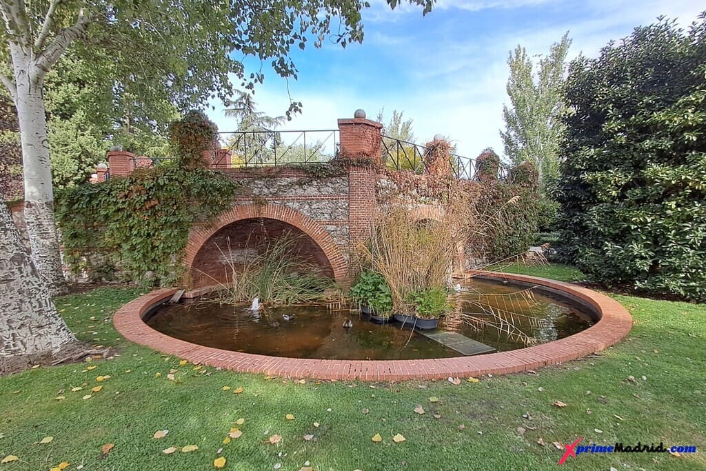 El Puente Rústico en los jardines de Cecilio Rodriguez