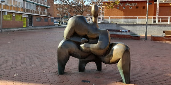 Escultura parque de la Plaza Roja