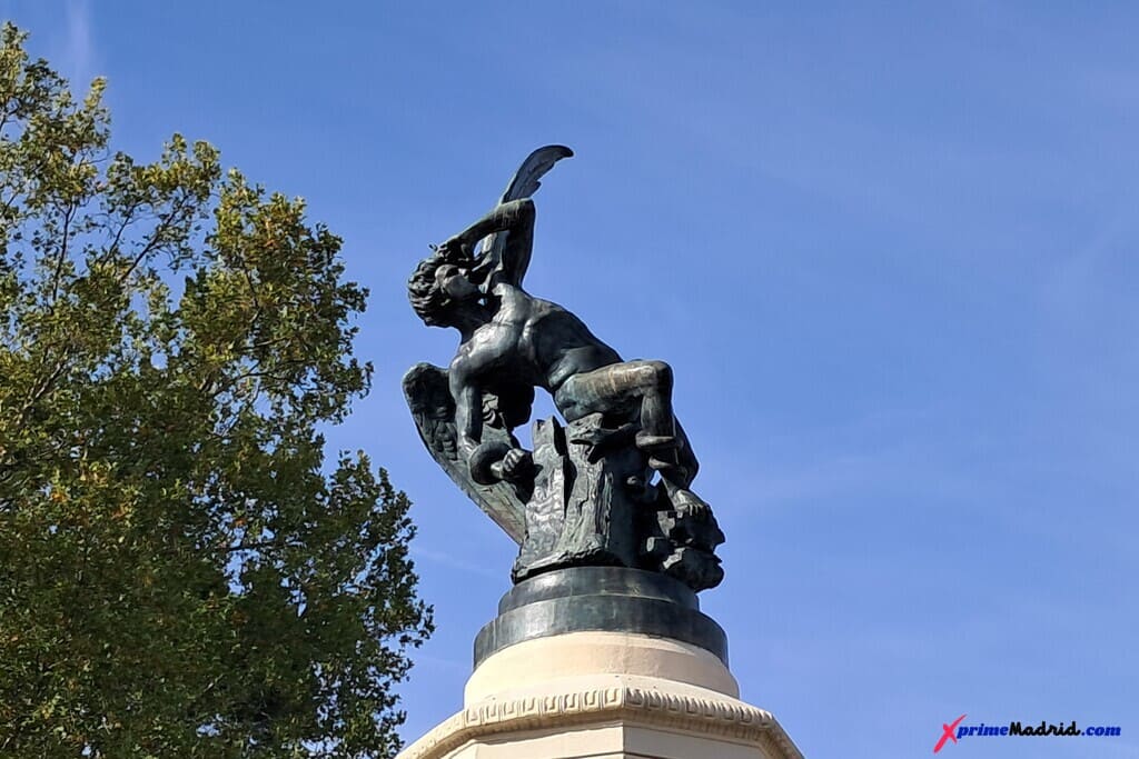 Fuente del Ángel Caído Parque del Retiro
