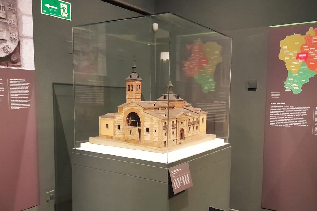 Maqueta Iglesia Santa maría de la Almudena - Museo de San Isidro