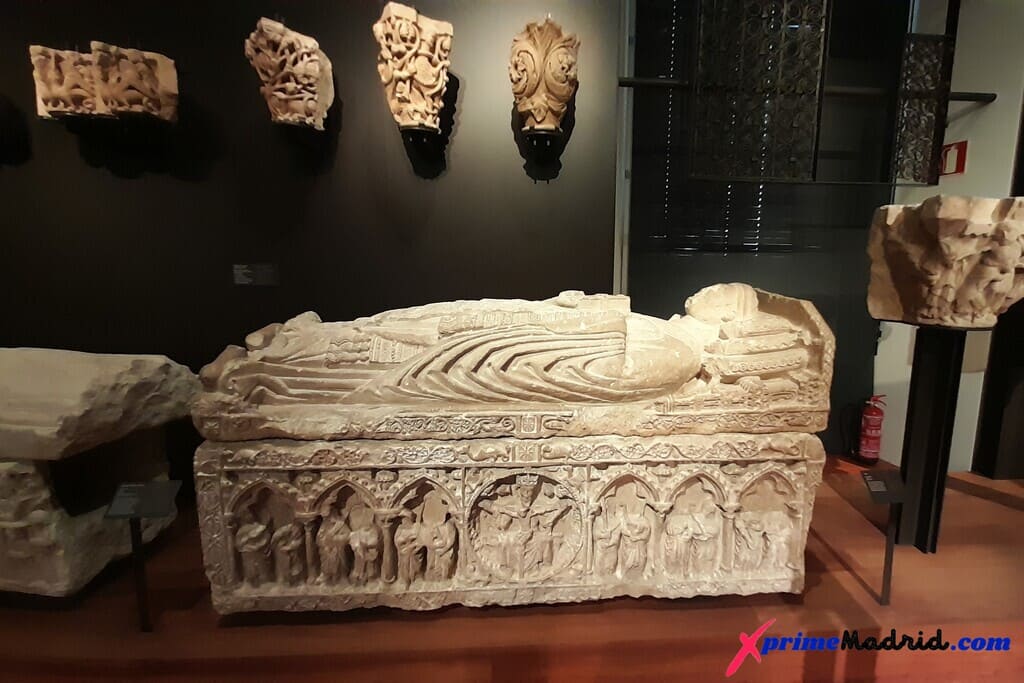 Sepulcro de Abad Aparicio en Museo Arqueologico