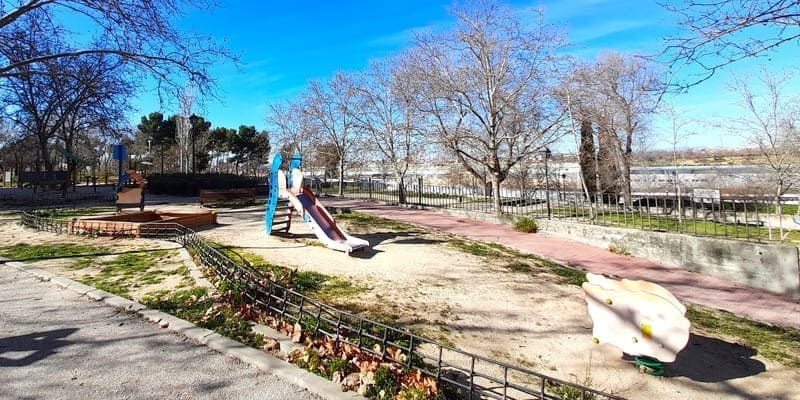 Tobogan Parque infantil calle Concejo de Teverga, 22